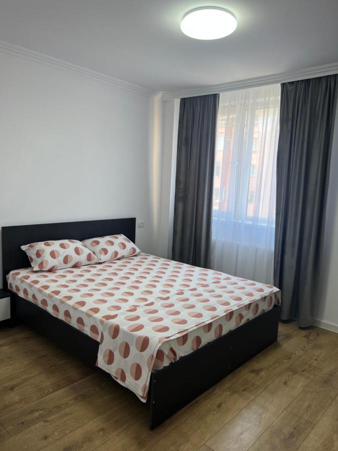 Sunny Apartment Center Suceava Exterior foto
